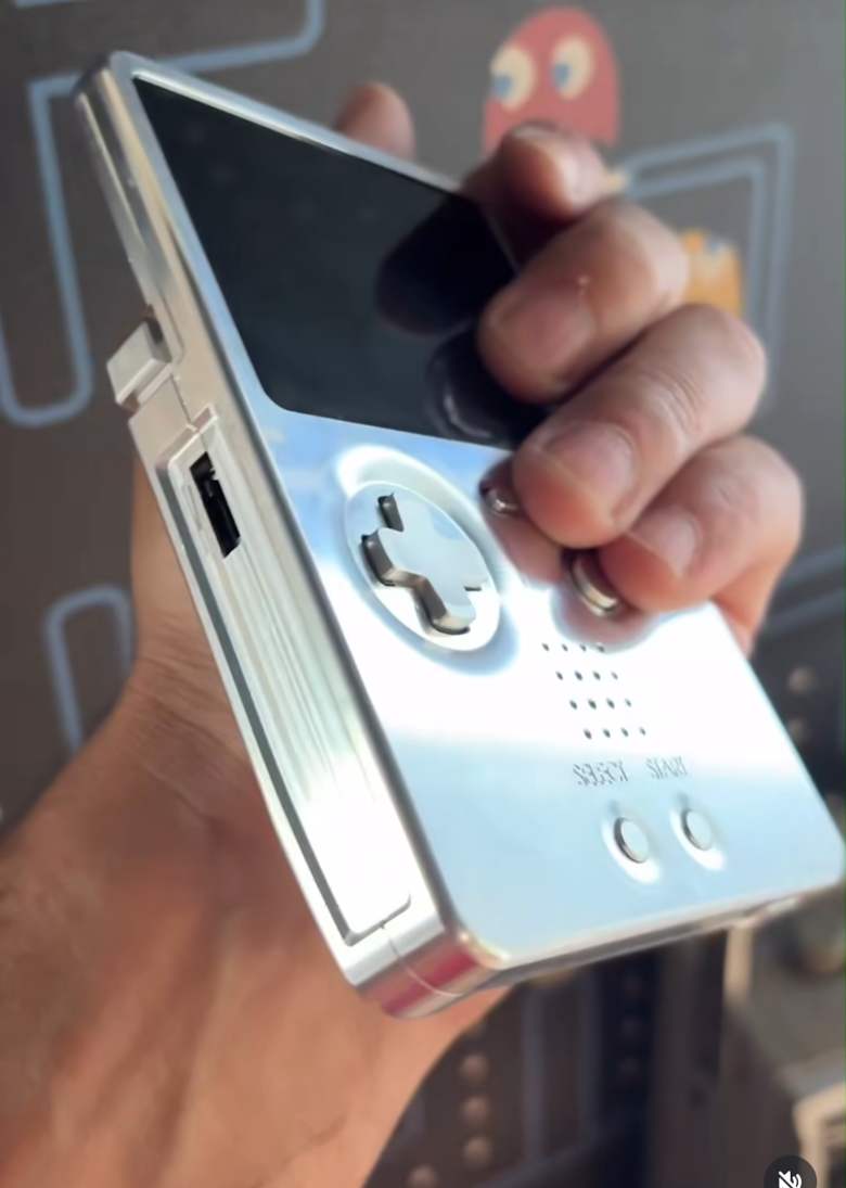 SP Mini Unhinged BoxyPixel Metal Console