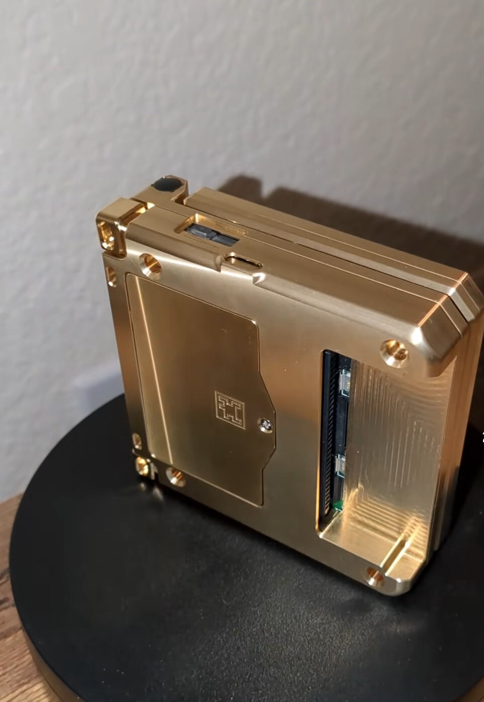 SP Hinged BoxyPixel Metal Console
